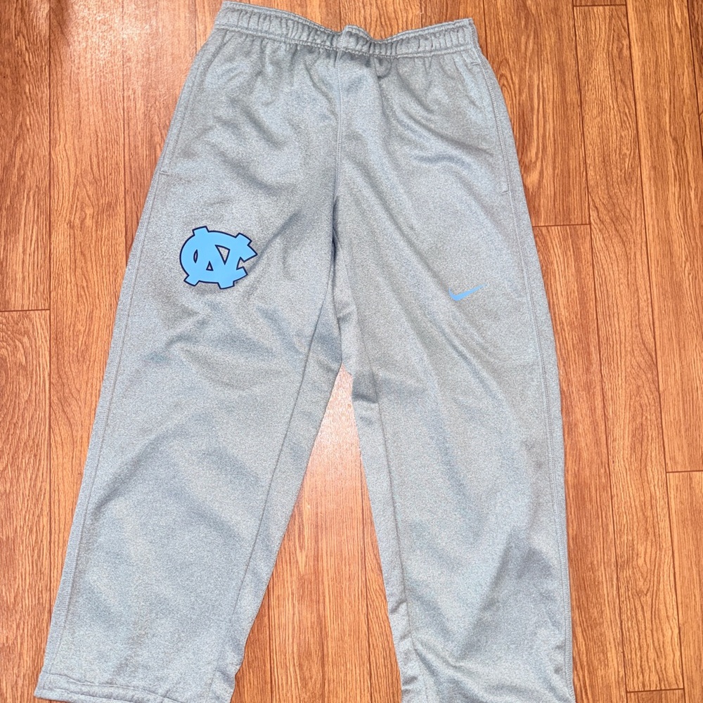 Nike UNC Sweatpants with Team Logo